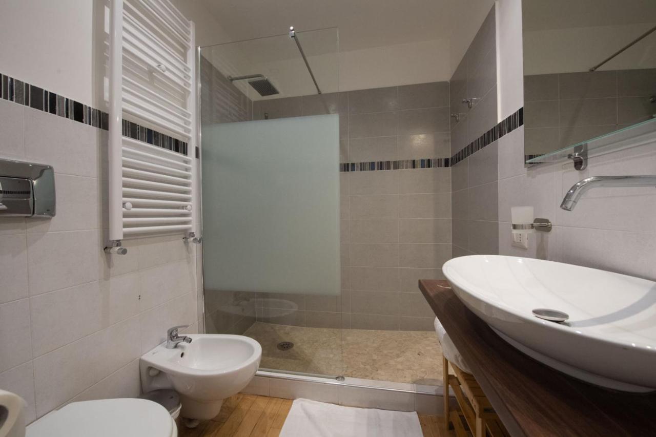 Domus Castroni Germanico Bed & Breakfast Rome Exterior photo